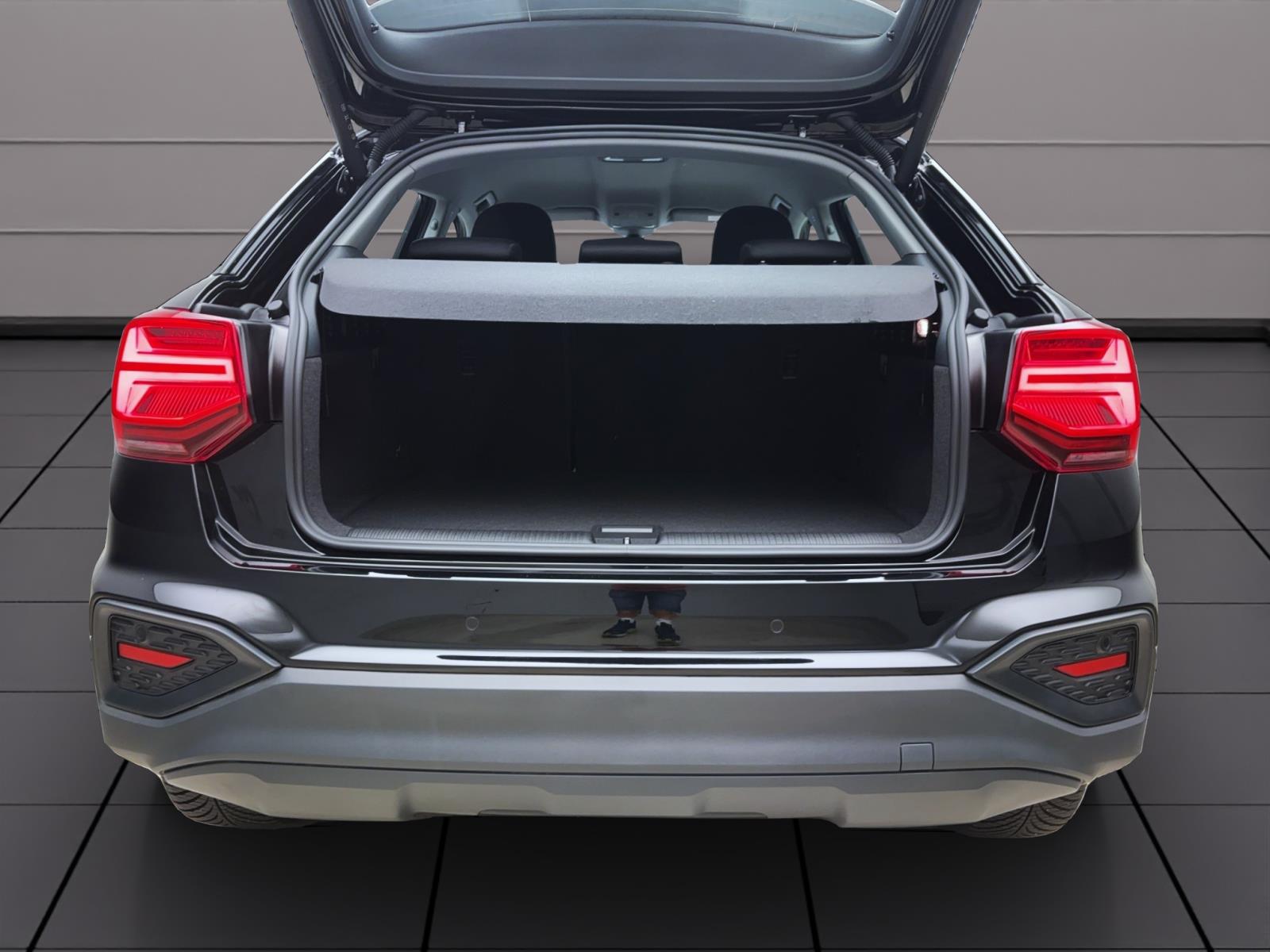Audi Q2 30 TFSi Matrix AHK Navi