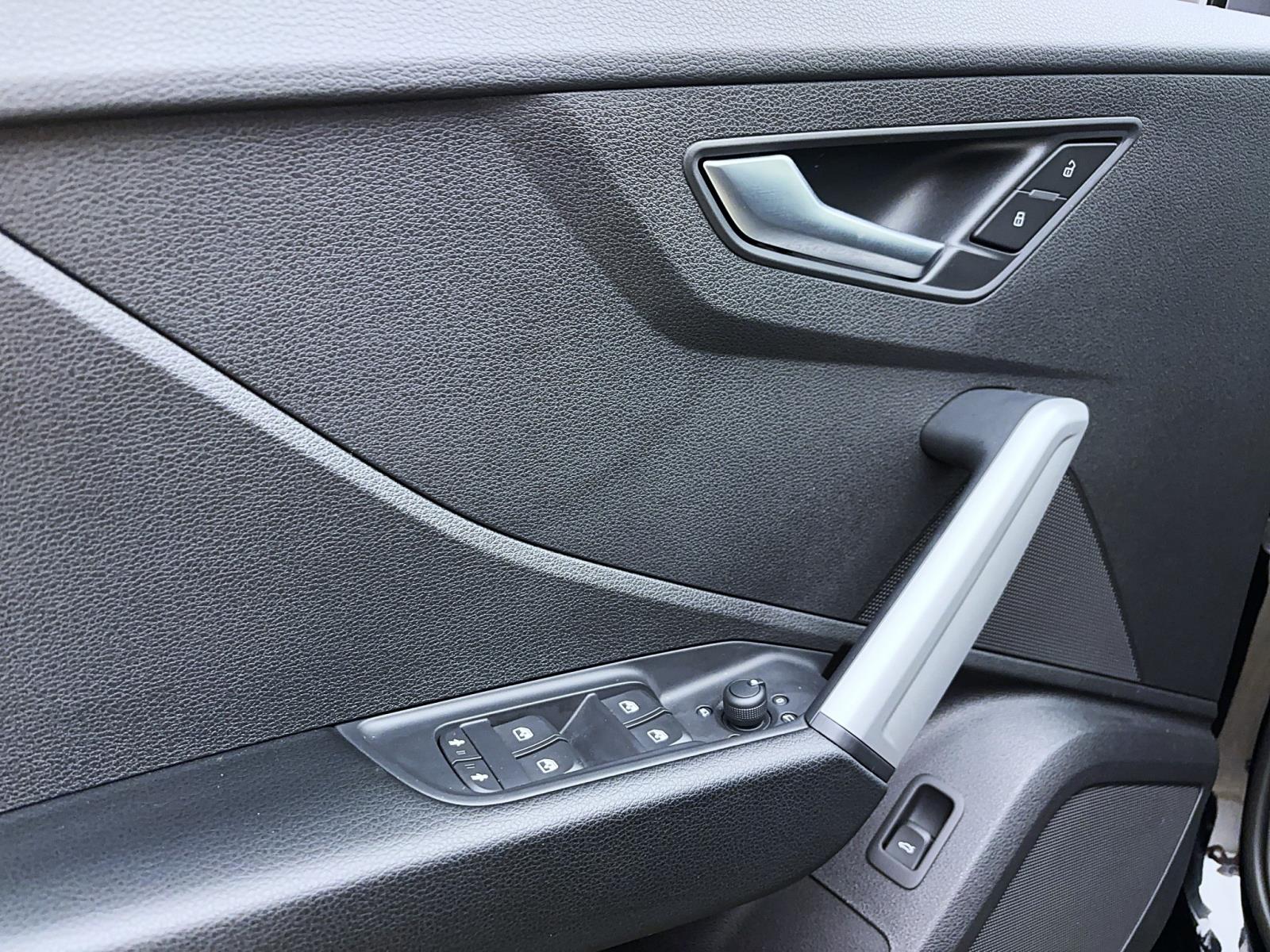 Audi Q2 30 TFSi Matrix AHK Navi
