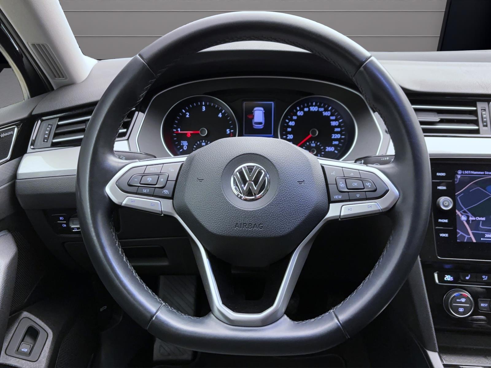 Volkswagen Passat Variant 2.0 TDI BusinessNavi LED ACC Sitzhzg RearView
