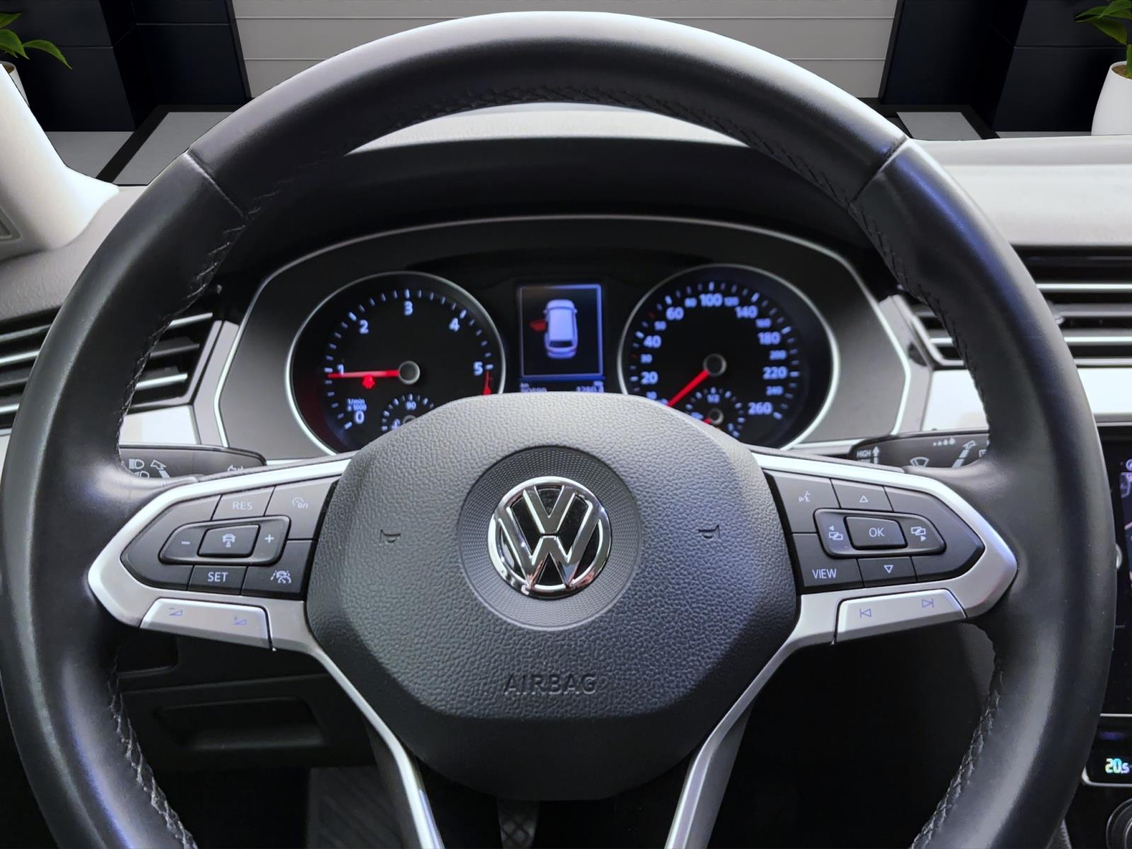 Volkswagen Passat Variant 2.0 TDI BusinessNavi LED ACC Sitzhzg RearView