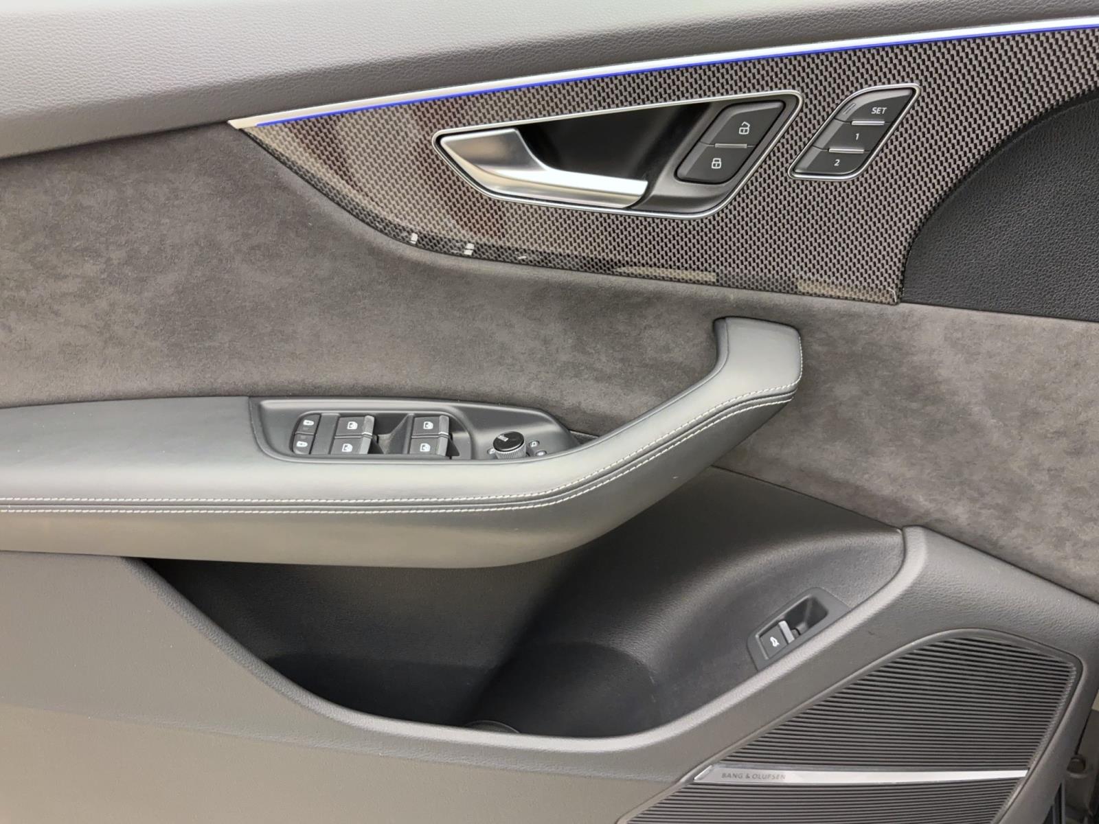 Audi SQ8 4.0 TDI Q MATRIX ACC LEDER B&O HUD