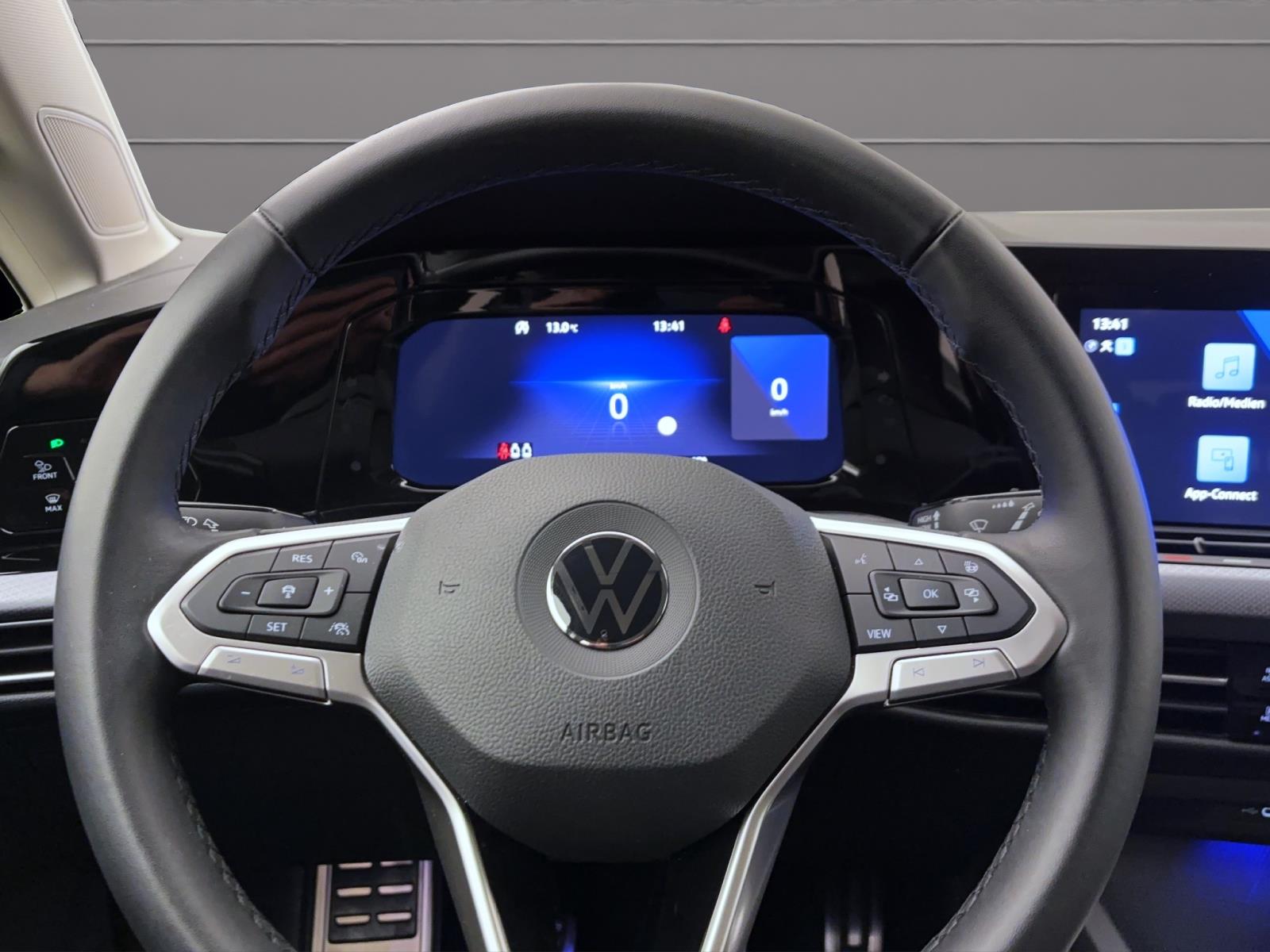Volkswagen Golf 8 1.5 TSI ActiveStandhzg IQ.Drive LED+ Navi