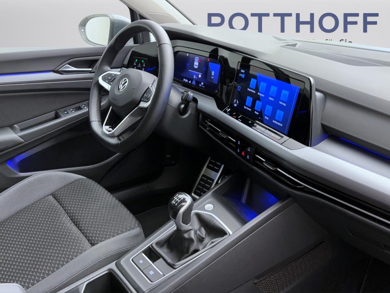 Volkswagen Golf 8 1.5 TSI ActiveStandhzg IQ.Drive LED+ Navi