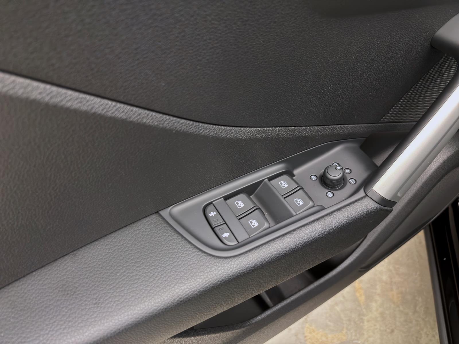 Audi Q2 30 TFSI AHK NAVI+ MATRIX KAMERA PDC GRA