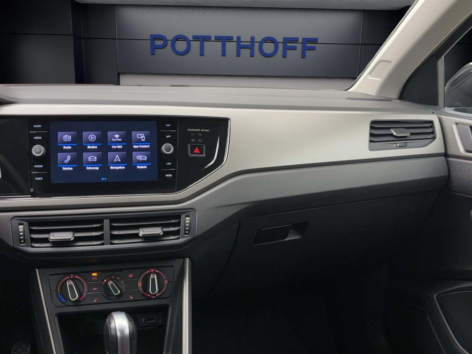 Volkswagen Polo 1.0 TSI DSG Comfortline Navi Sitzhzg Climatic FrontAssist