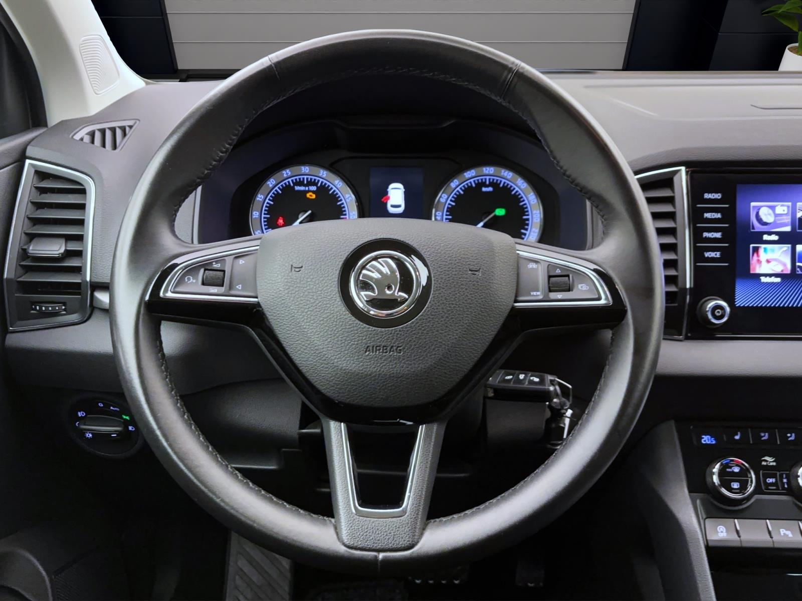 Skoda Karoq 2.0 TDI DSG Ambition 4x4Navi Sitzhzg GRA FrontAssist DAB+