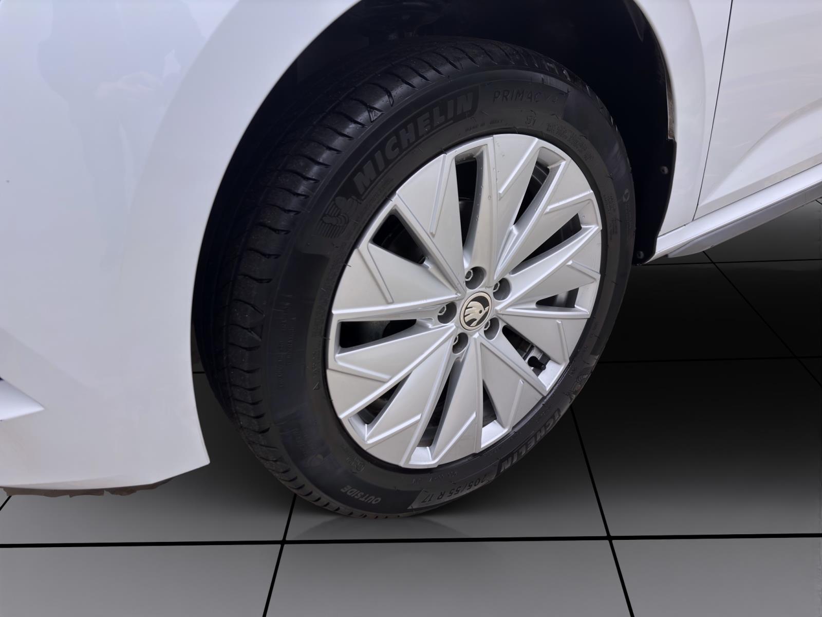 Skoda Kamiq 1.0 TSI DSG STYLE NAVI PANO LED KAMERA