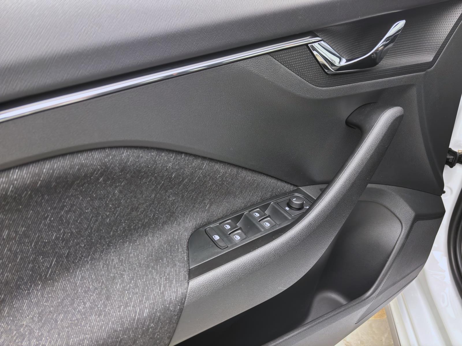 Skoda Kamiq 1.0 TSI DSG STYLE NAVI PANO LED KAMERA