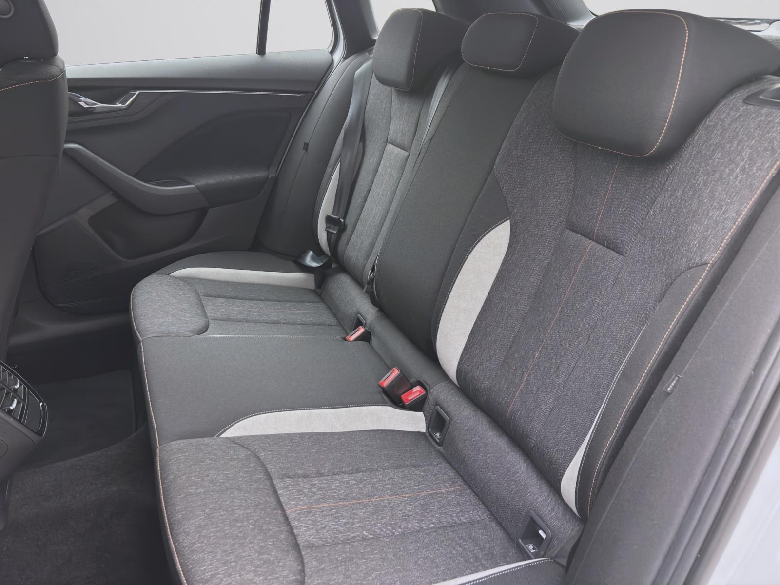 Skoda Kamiq 1.0 TSI DSG STYLE NAVI PANO LED KAMERA