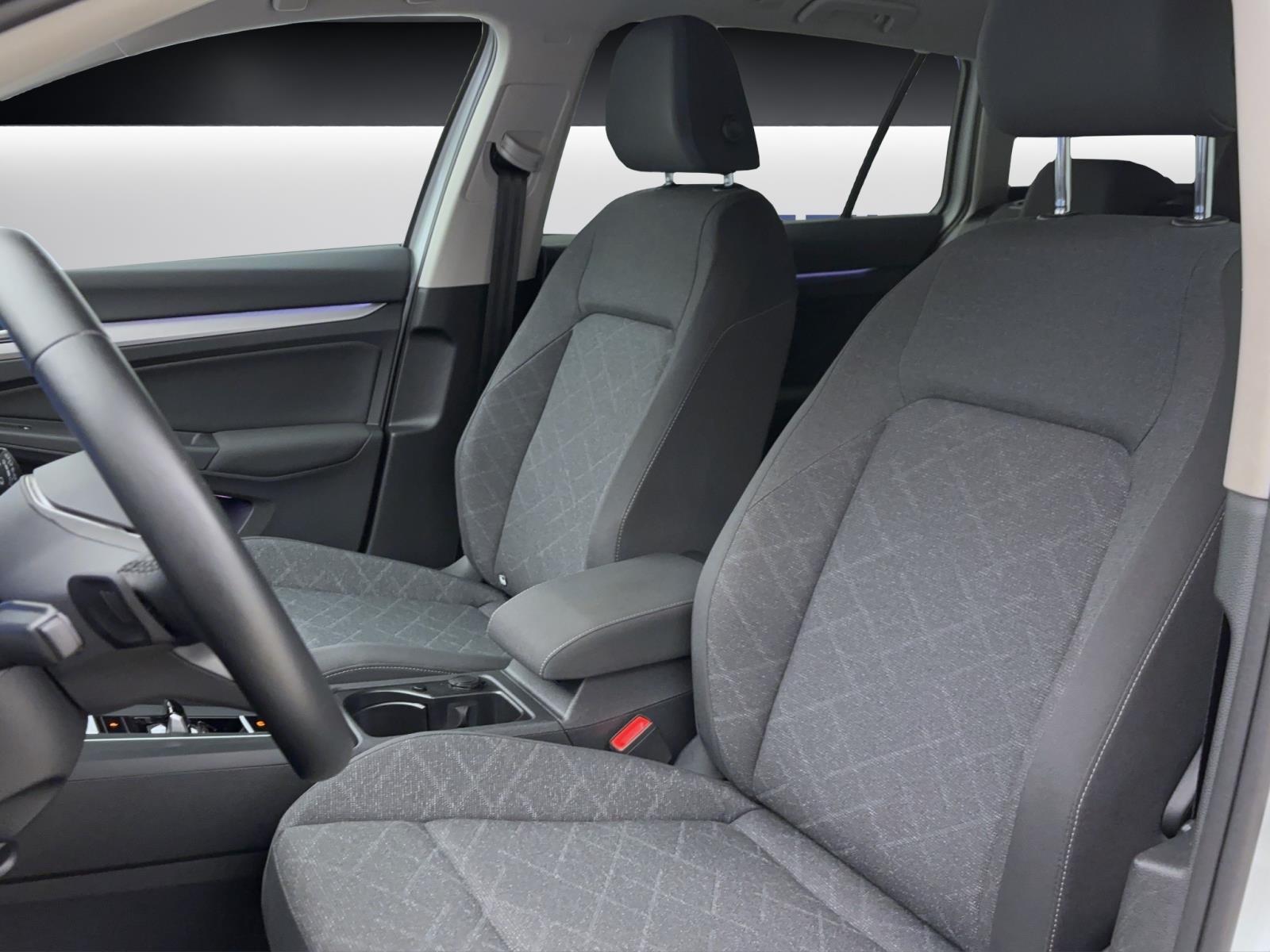 Volkswagen Golf Variant 8 2.0 TDI DSG Life ACC PDC Kamera LED Navi AppConnect