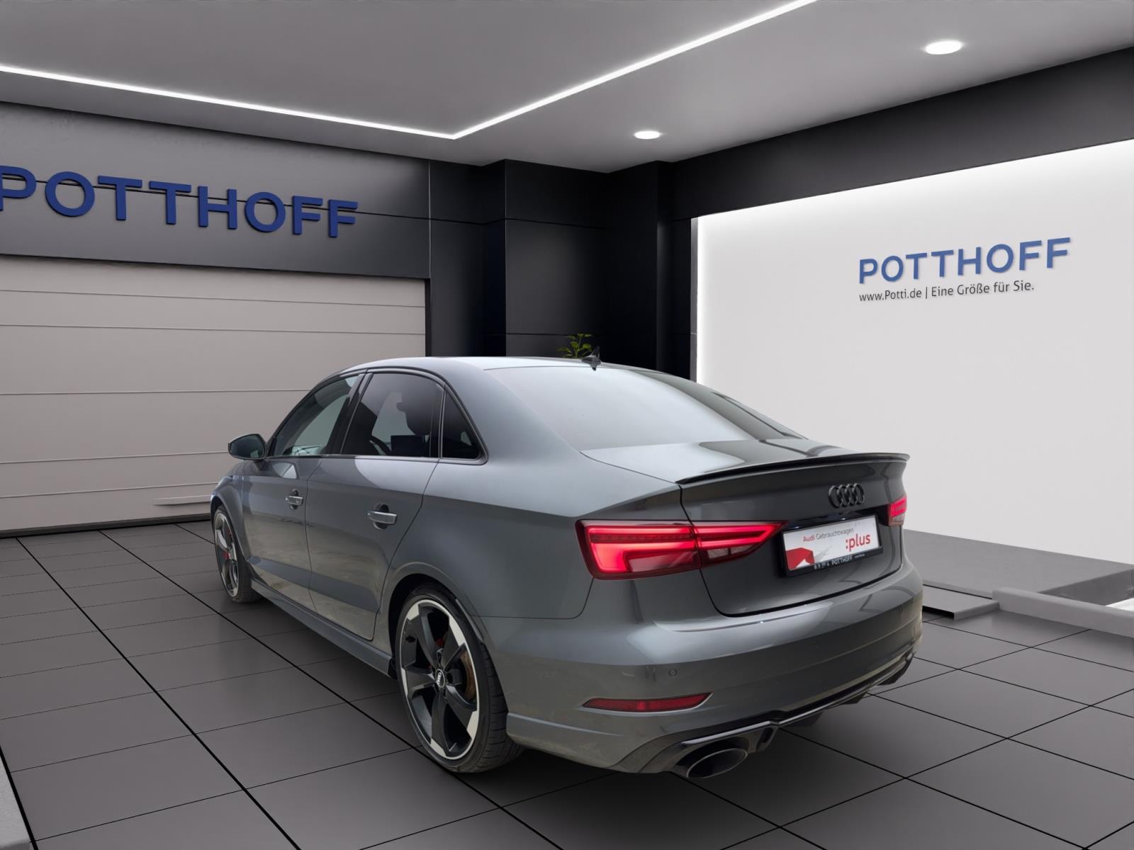 Audi RS3 Limousine Pano Leder Kamera LED Navi B&O 280km/h