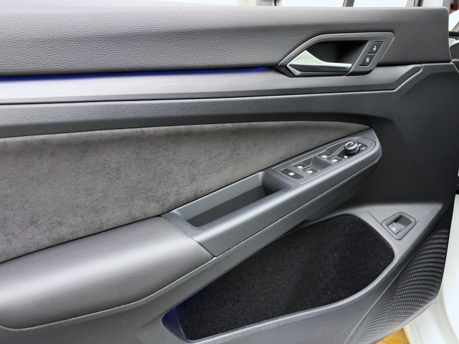 Volkswagen Golf 8 1.4 TSI eHybrid DSG StyleACC PDC IQ.Light Navi AppConnect