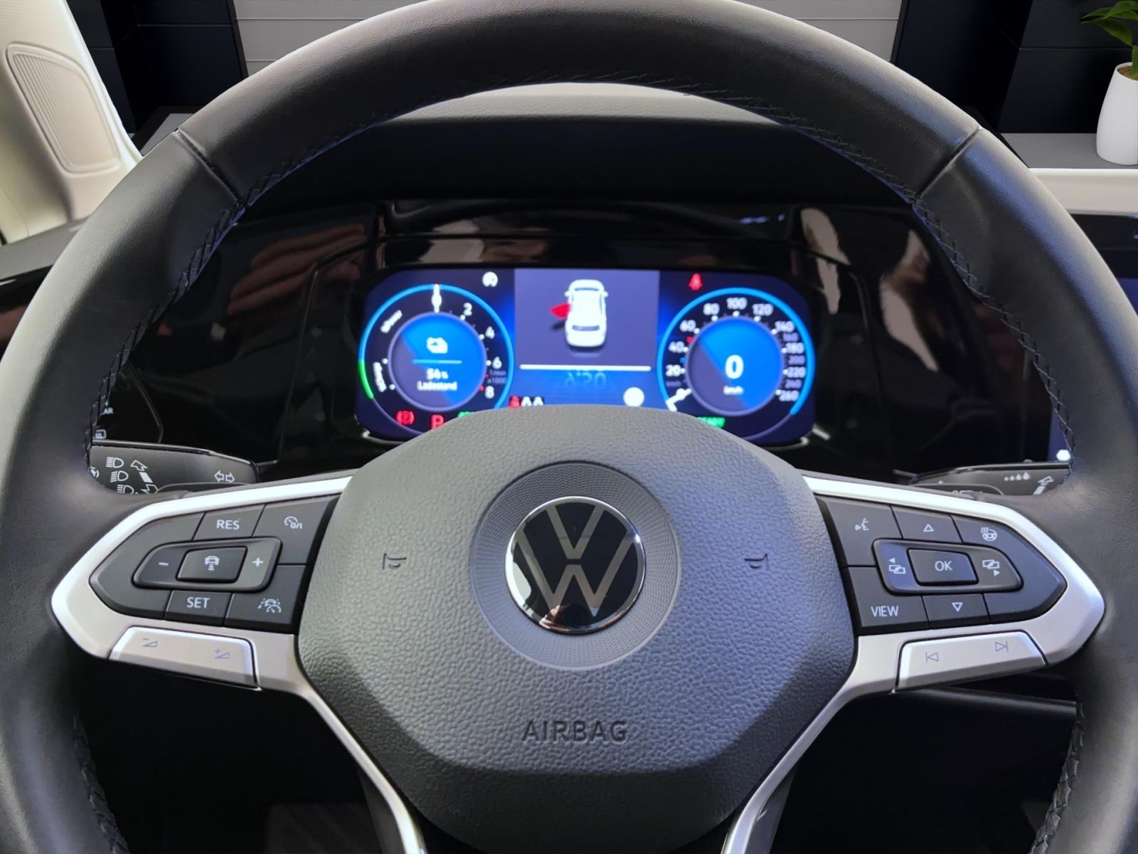 Volkswagen Golf 8 1.4 TSI eHybrid DSG StyleACC PDC IQ.Light Navi AppConnect