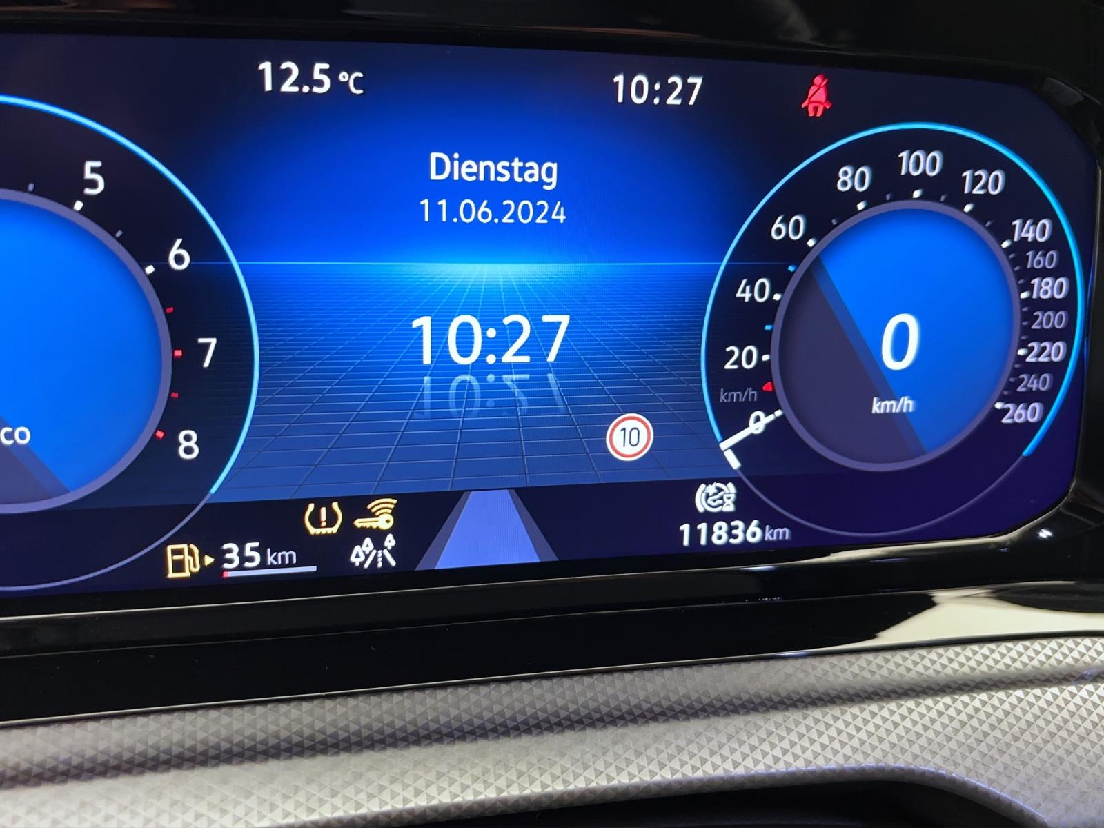 Volkswagen Golf 8 1.5 TSI ActiveNavi LED ACC LightAssist Sitzhzg