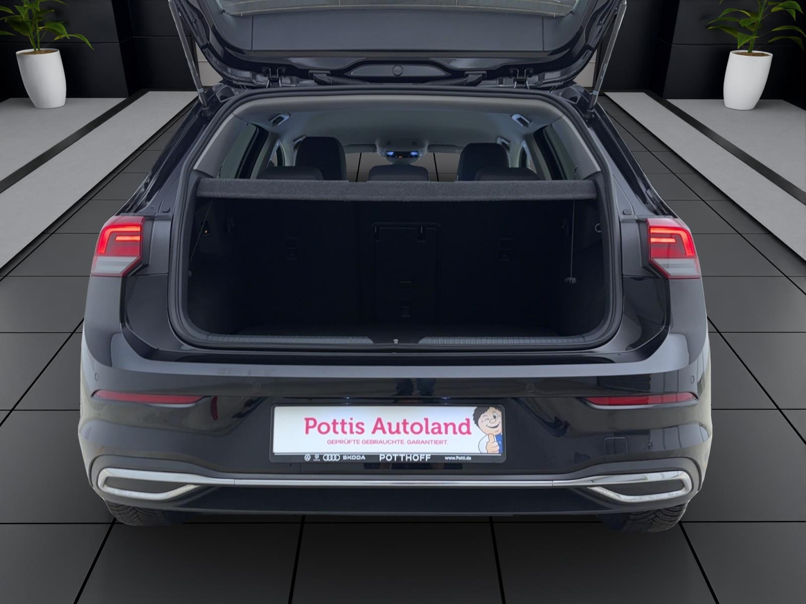 Volkswagen Golf 2.0 TDI DSG MOVE NAVI AHK LED ACC KAMERA