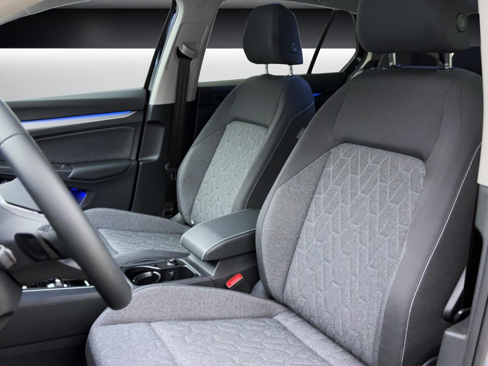 Volkswagen Golf 2.0 TDI DSG MOVE NAVI AHK LED ACC KAMERA