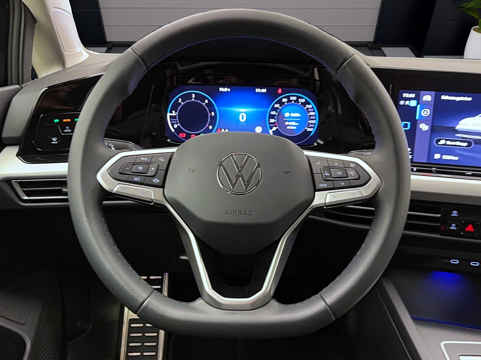 Volkswagen Golf 2.0 TDI DSG MOVE NAVI AHK LED ACC KAMERA