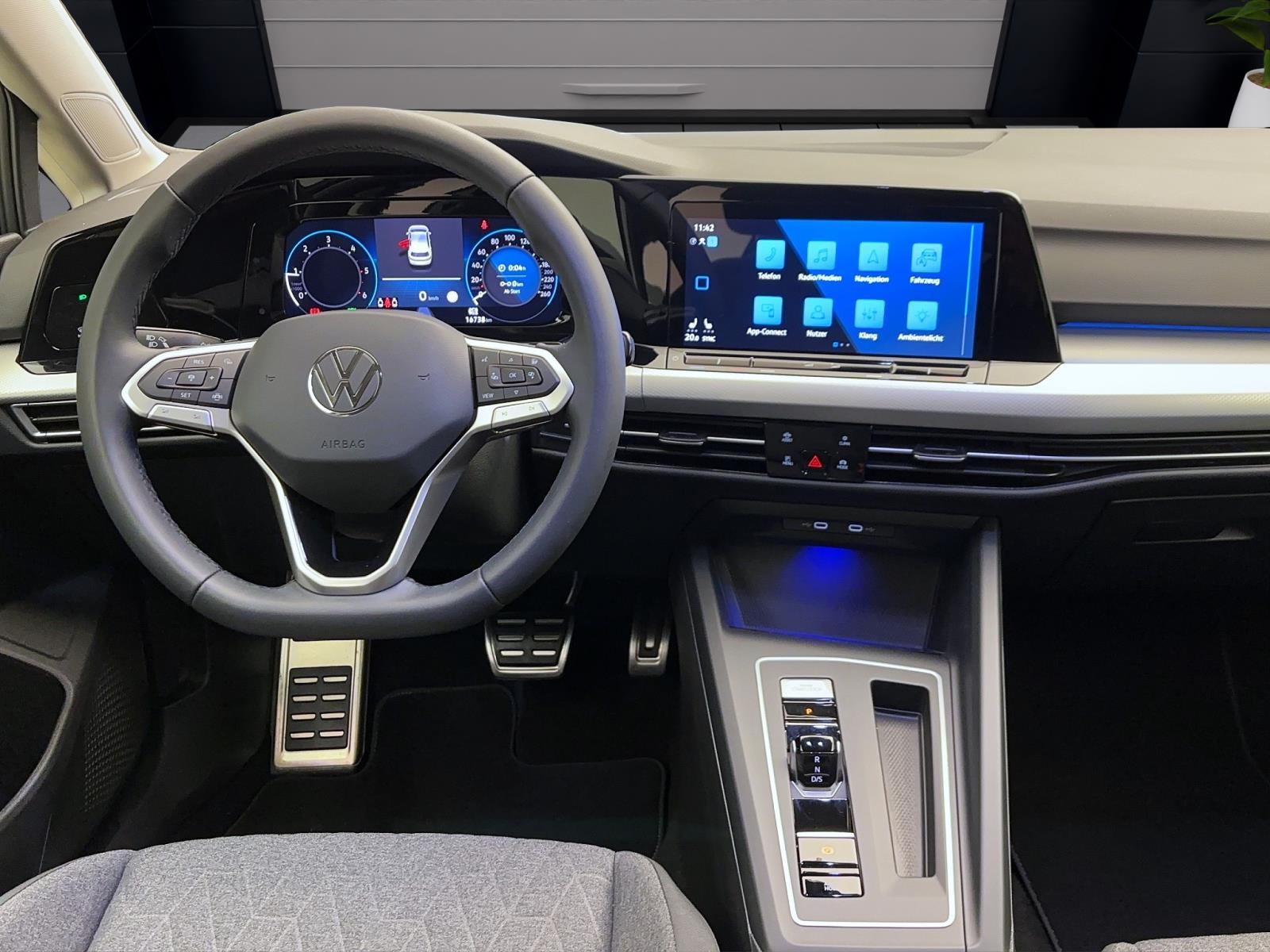 Volkswagen Golf 2.0 TDI DSG MOVE NAVI AHK LED ACC KAMERA