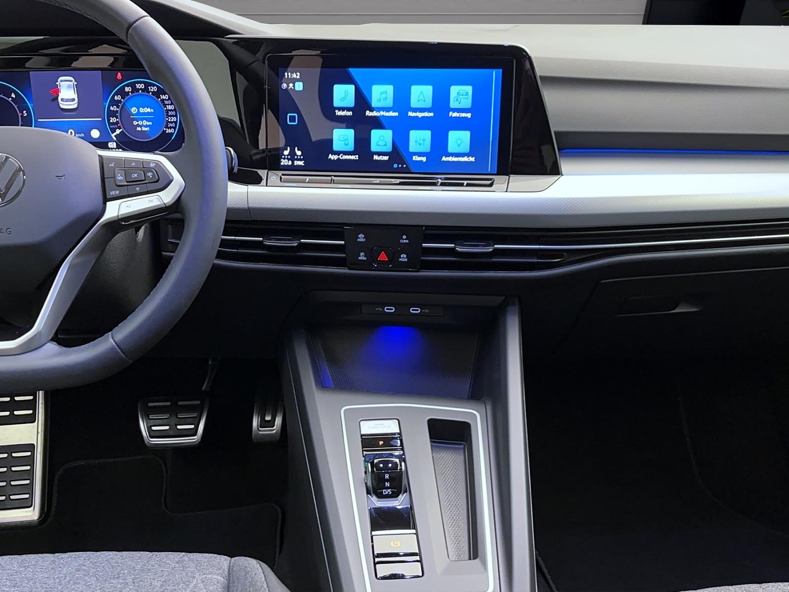 Volkswagen Golf 2.0 TDI DSG MOVE NAVI AHK LED ACC KAMERA