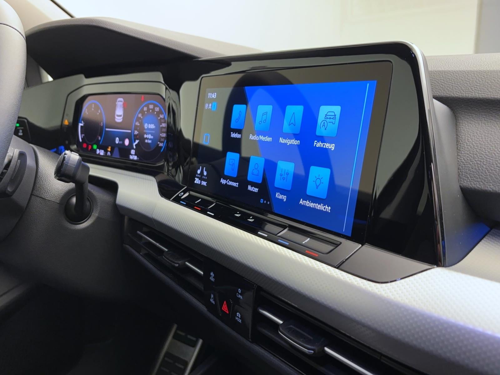 Volkswagen Golf 2.0 TDI DSG MOVE NAVI AHK LED ACC KAMERA
