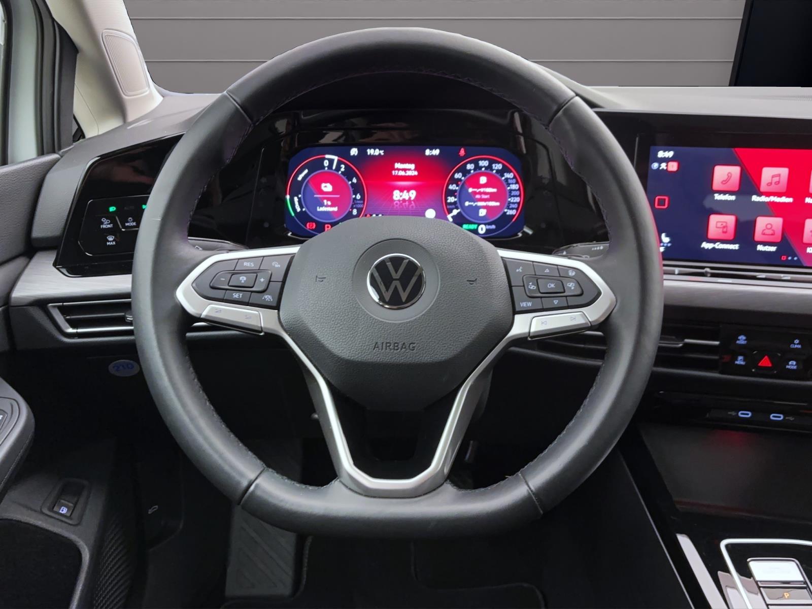Volkswagen Golf 1.4 TSI eHybrid DSG STYLE NAVI IQ.LIGHT ACC