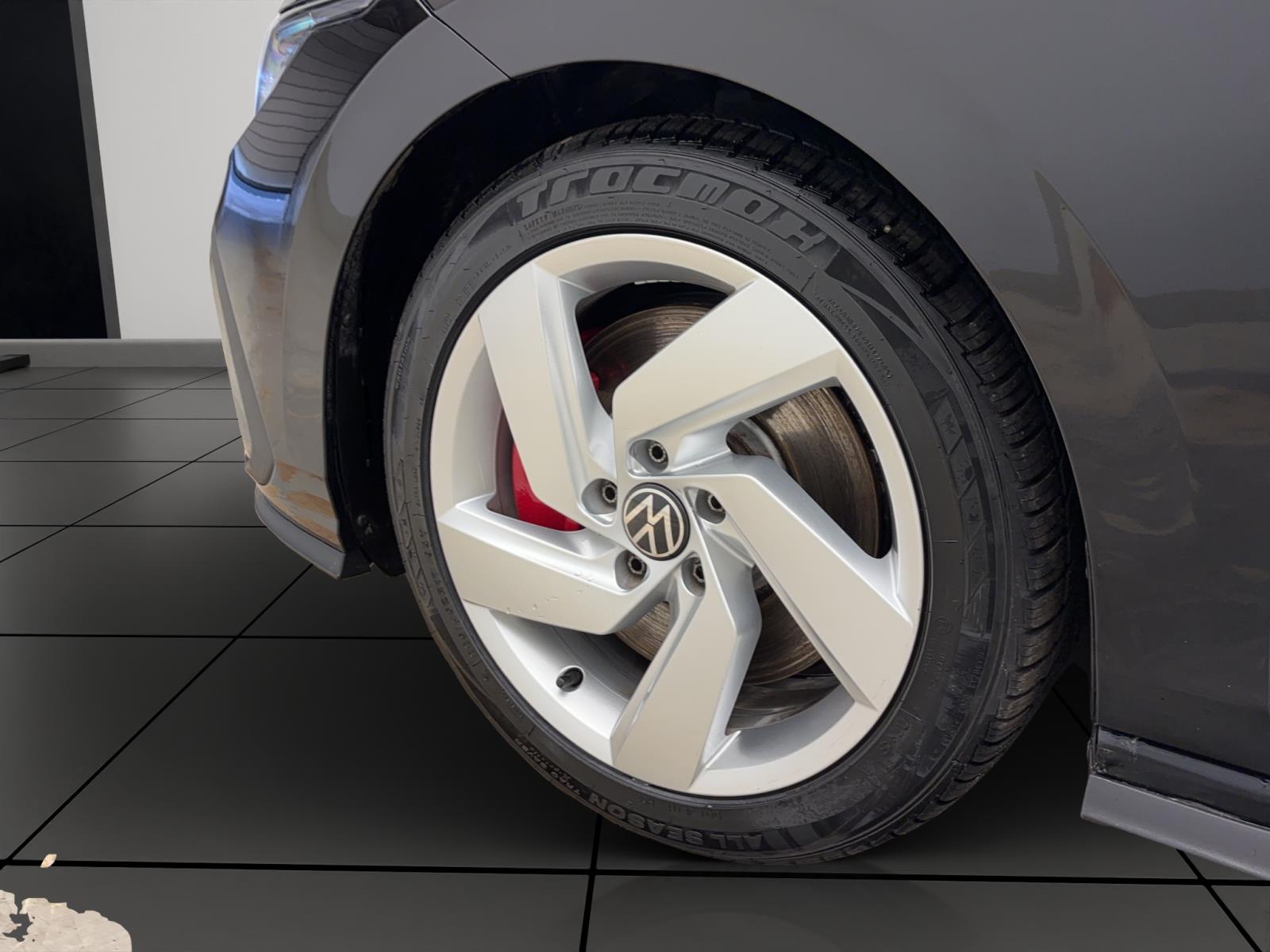 Volkswagen Golf 8 2.0 TSI DSG GTI Navi LED+ LaneAssist FrontAssist