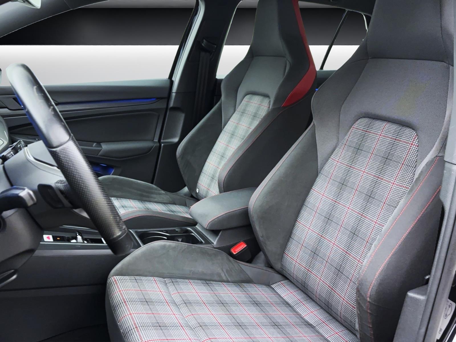 Volkswagen Golf 8 2.0 TSI DSG GTI Navi LED+ LaneAssist FrontAssist