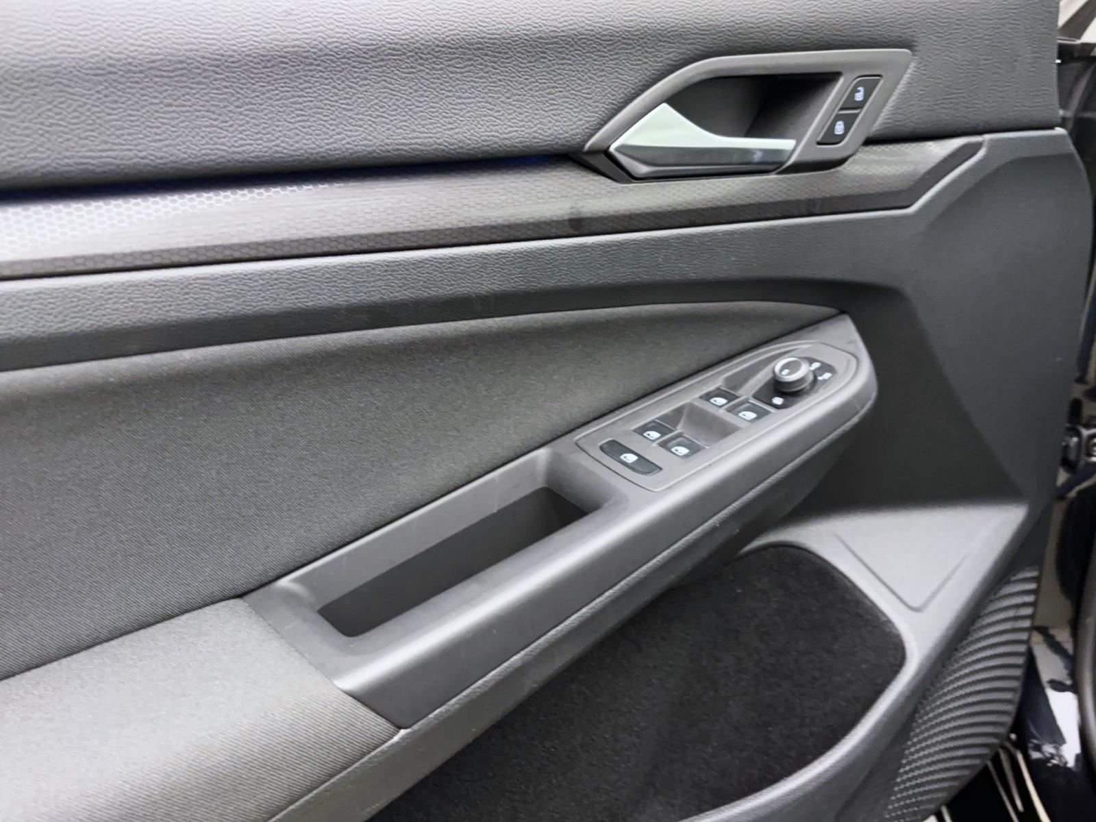 Volkswagen Golf 8 2.0 TSI DSG GTI Navi LED+ LaneAssist FrontAssist