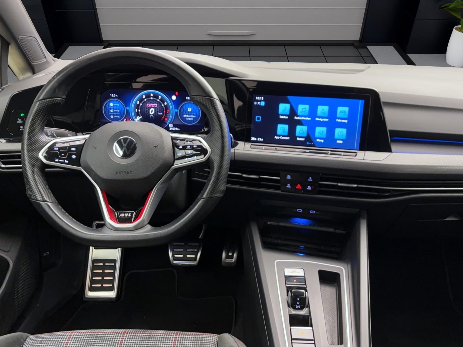 Volkswagen Golf 8 2.0 TSI DSG GTI Navi LED+ LaneAssist FrontAssist