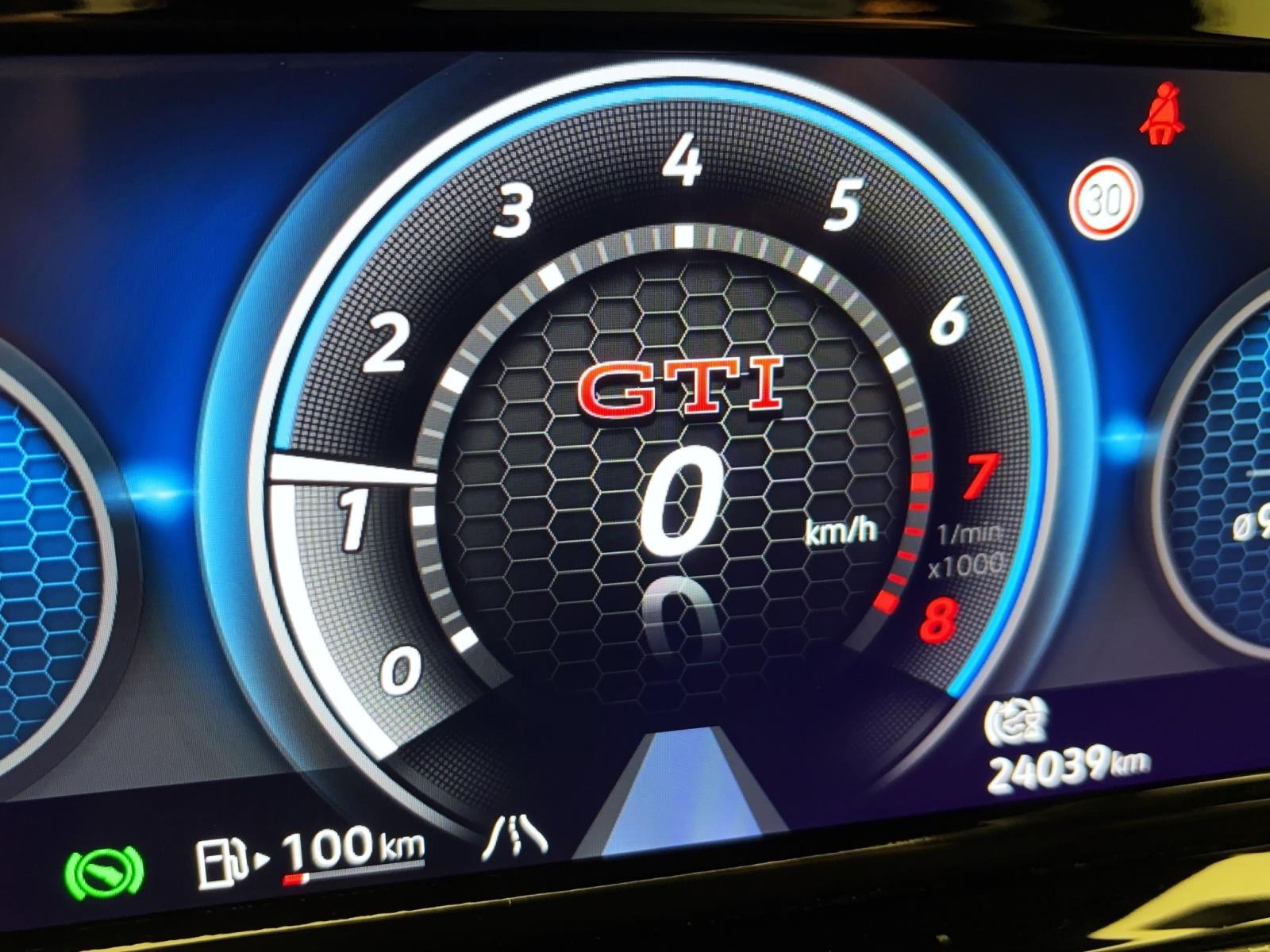 Volkswagen Golf 8 2.0 TSI DSG GTI Navi LED+ LaneAssist FrontAssist