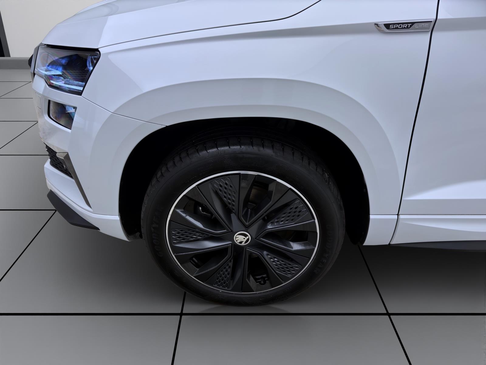 Skoda Karoq 1.5 TSI DSG SPORTLINE PANO AHK NAVI ACC DCC