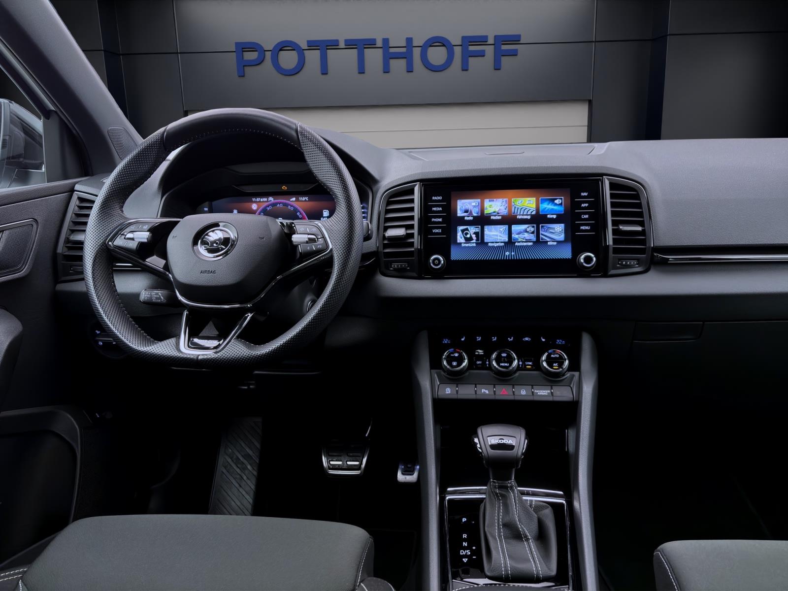 Skoda Karoq 1.5 TSI DSG SPORTLINE PANO AHK NAVI ACC DCC