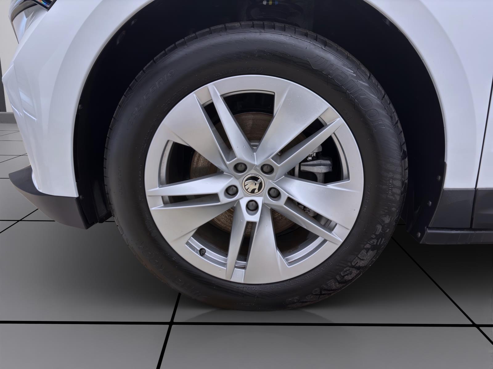 Skoda ENYAQ iV 60 LOFT NAVI ACC LED SITZHZG