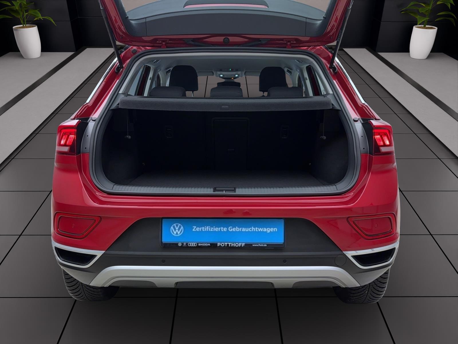 Volkswagen T-Roc 1.5 TSI DSG StyleNavi LED+ ACC RearView LaneAssist