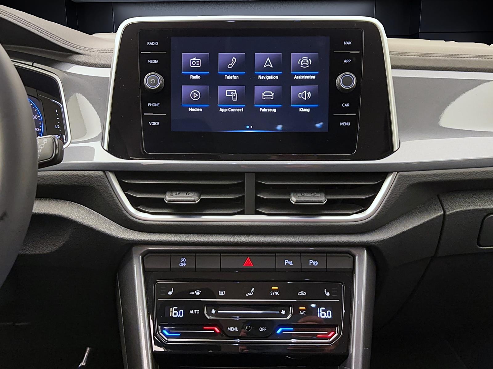Volkswagen T-Roc 1.5 TSI DSG StyleNavi LED+ ACC RearView LaneAssist