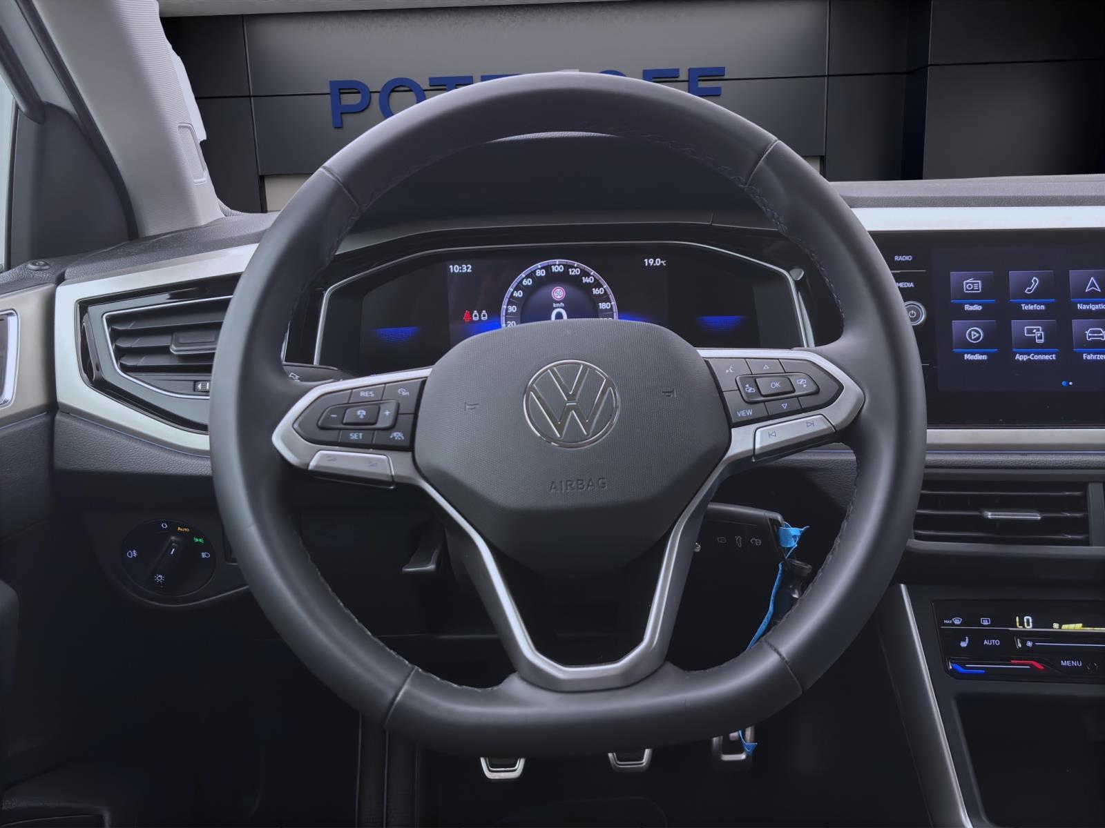 Volkswagen Taigo 1.0 TSI MOVE KAMERA ACC KLIMA SITZHZG