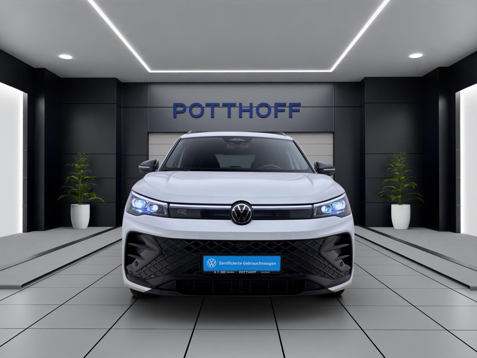 Volkswagen Tiguan 1.5 eTSI DSG R-LINE BLACK STYLE AHK NAVI