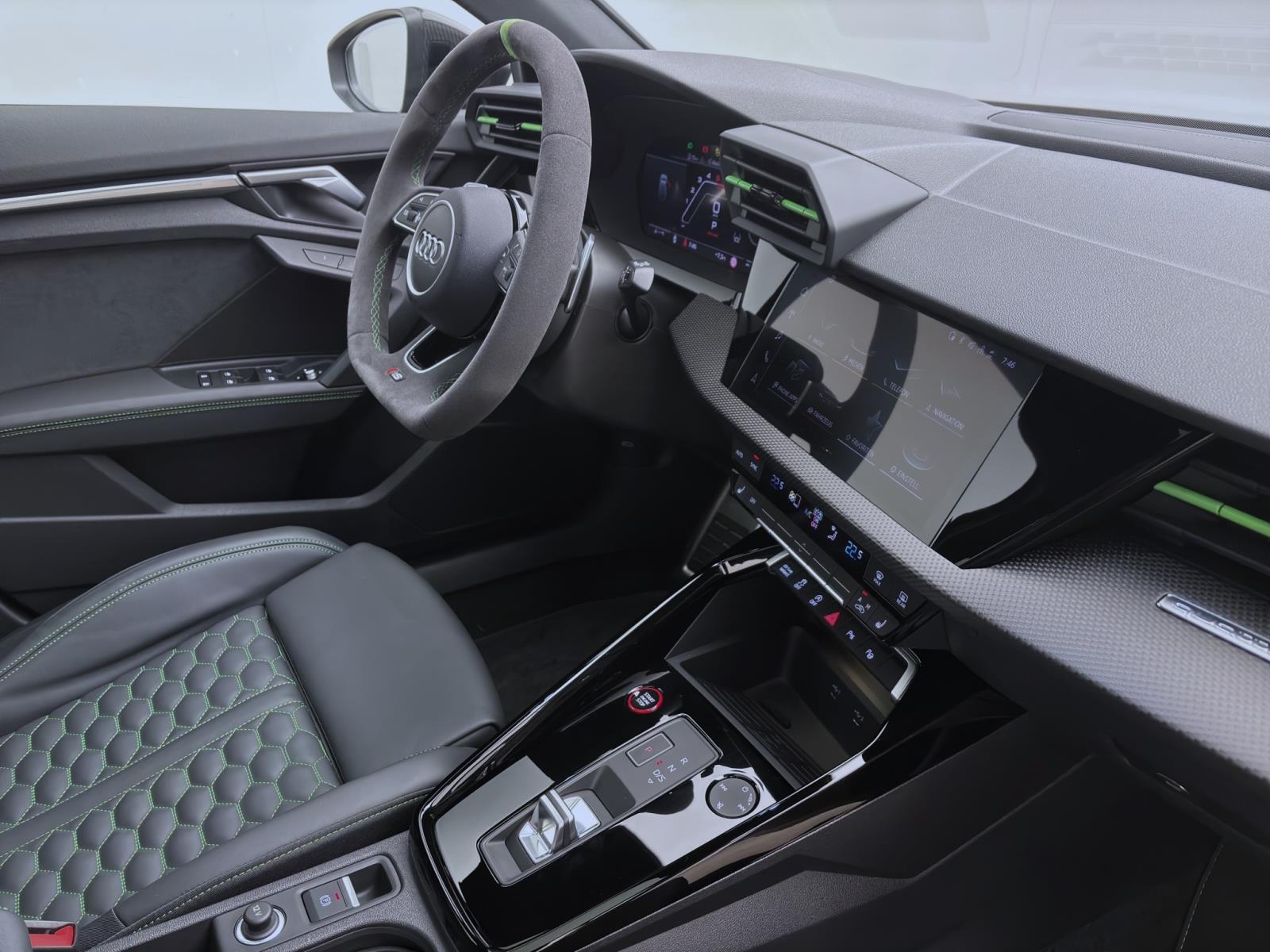 Audi RS3 Sportback PANO ACC MATRIX B&O HuD