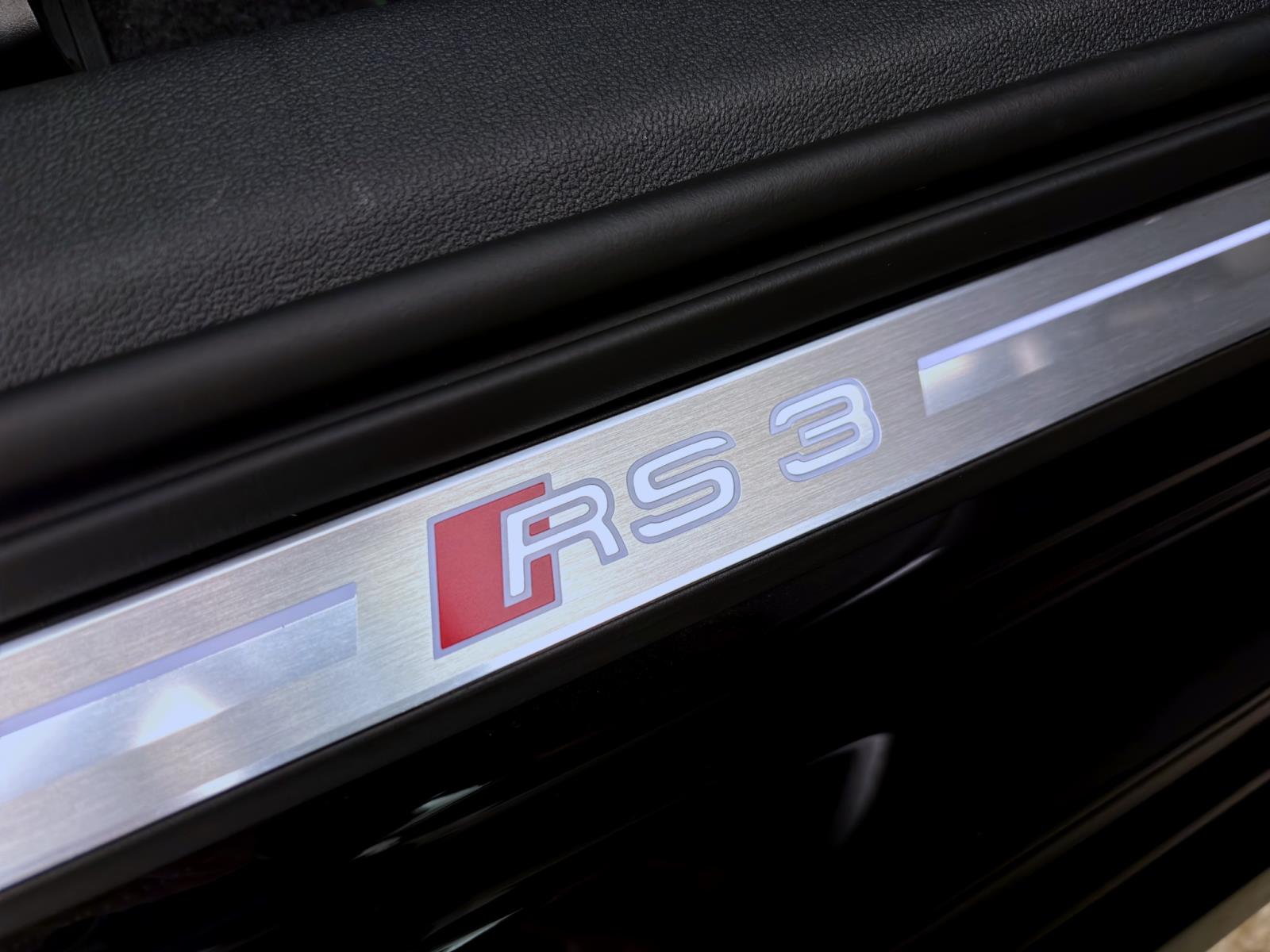 Audi RS3 Sportback PANO ACC MATRIX B&O HuD