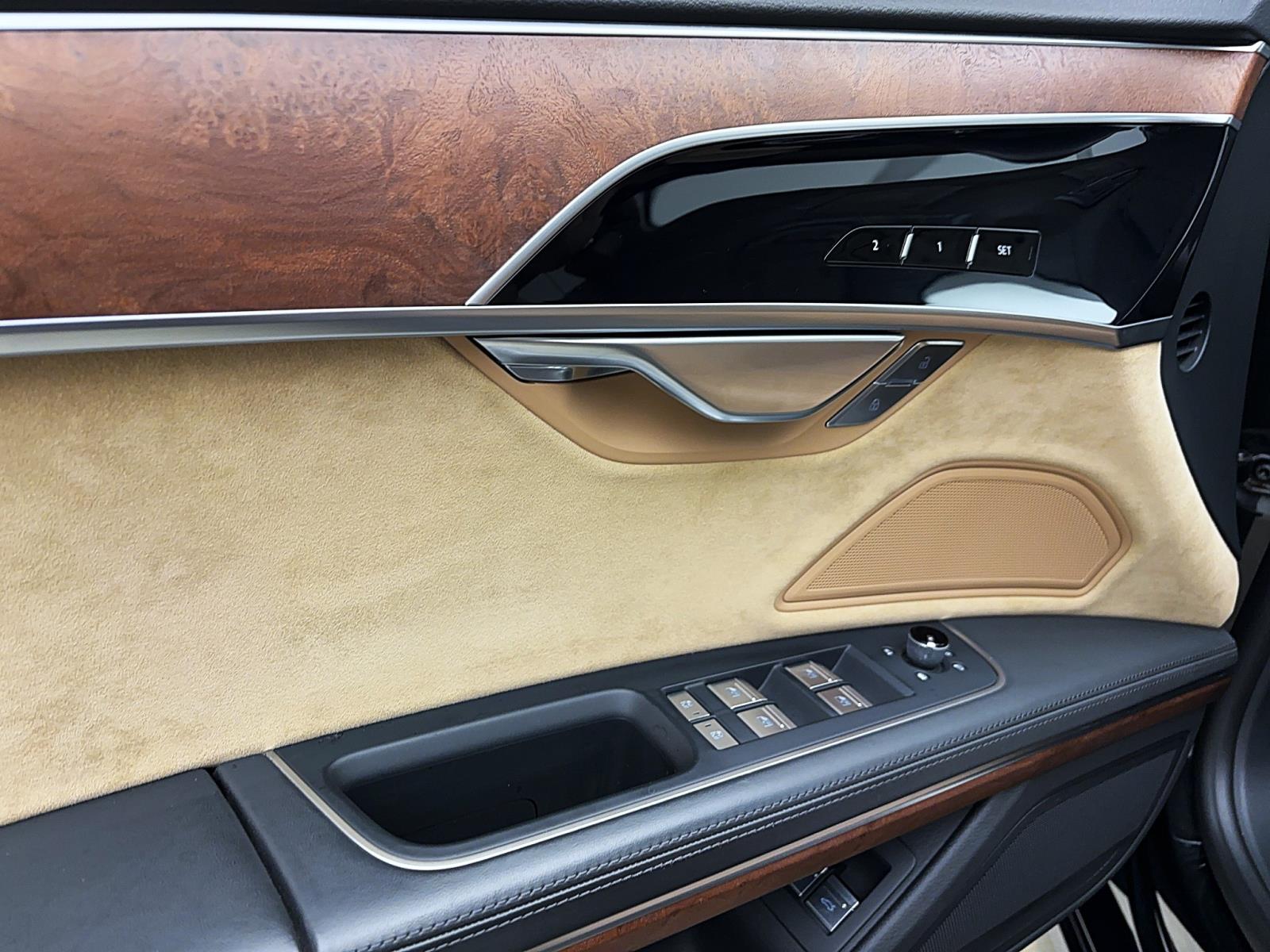 Audi A8 60 TFSIe Q LEDER ACC TOPVIEW MATRIX ALLRADLENKUNG