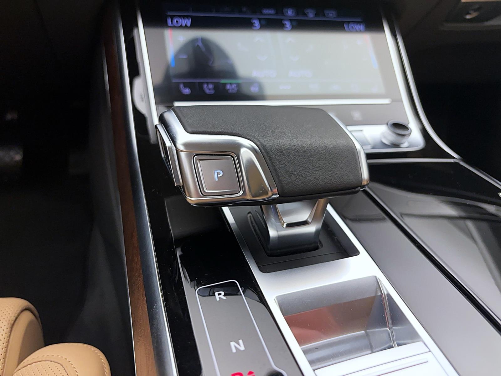 Audi A8 60 TFSIe Q LEDER ACC TOPVIEW MATRIX ALLRADLENKUNG