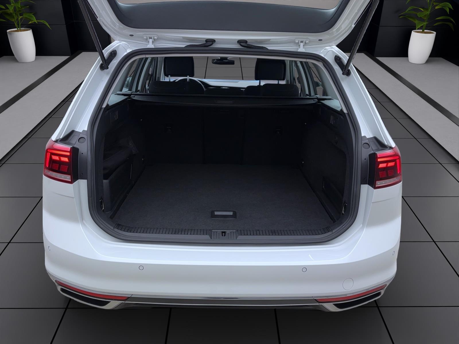 Volkswagen Passat Variant 1.4 TSI eHybrid DSG GTENavi LED ACC RearView Sitzhzg