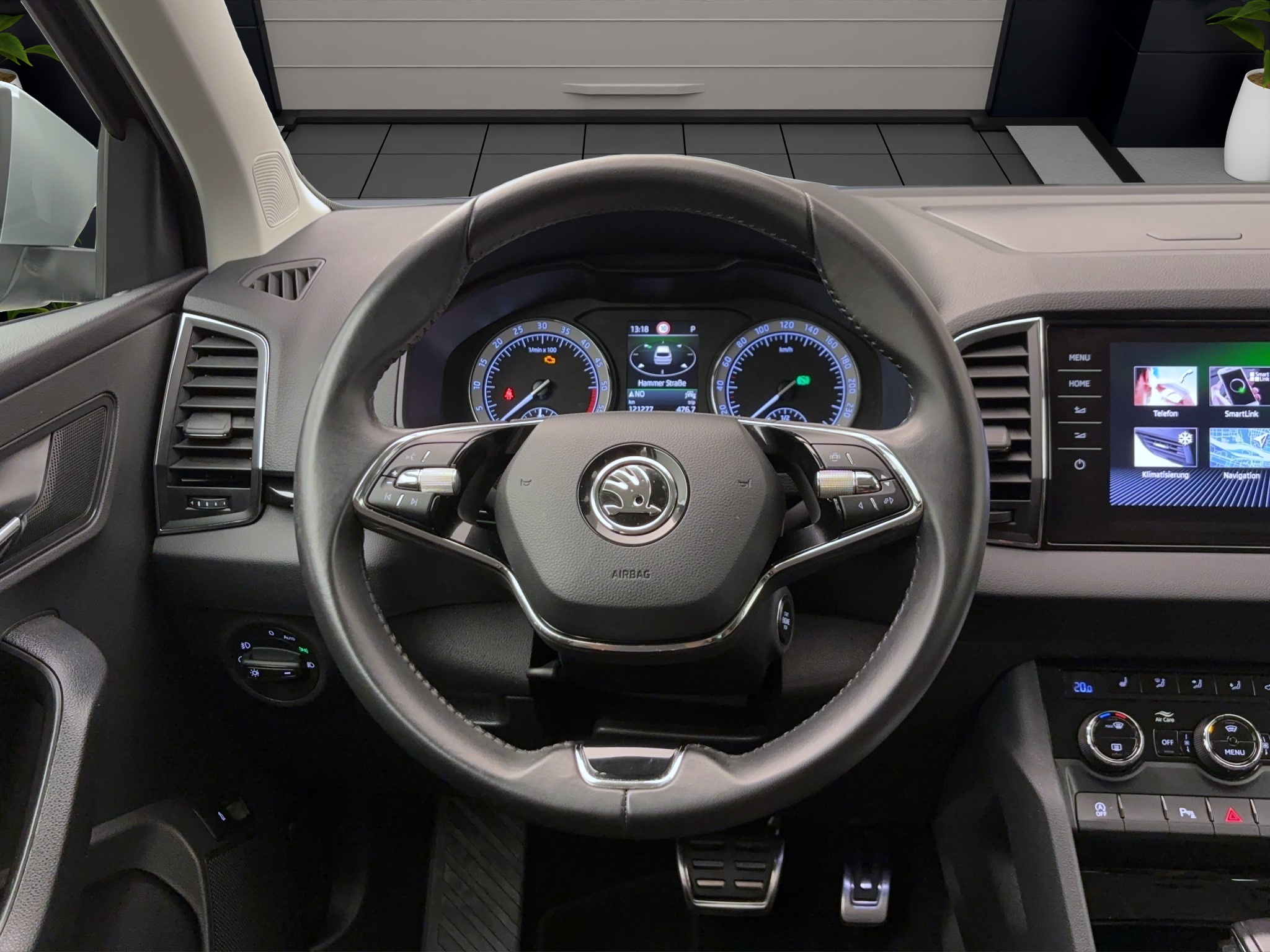 Skoda Karoq 2.0 TDI DSG Scout 4x4Navi LED RearAssist Sitzhzg