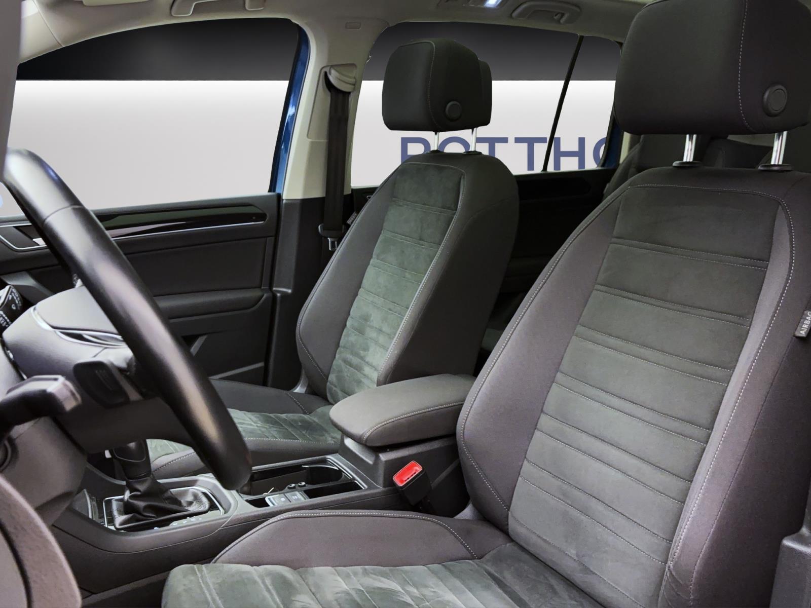 Volkswagen Touran 2.0 TDI DSG HighlineStandhzg Pano ACC PDC Kamera Navi