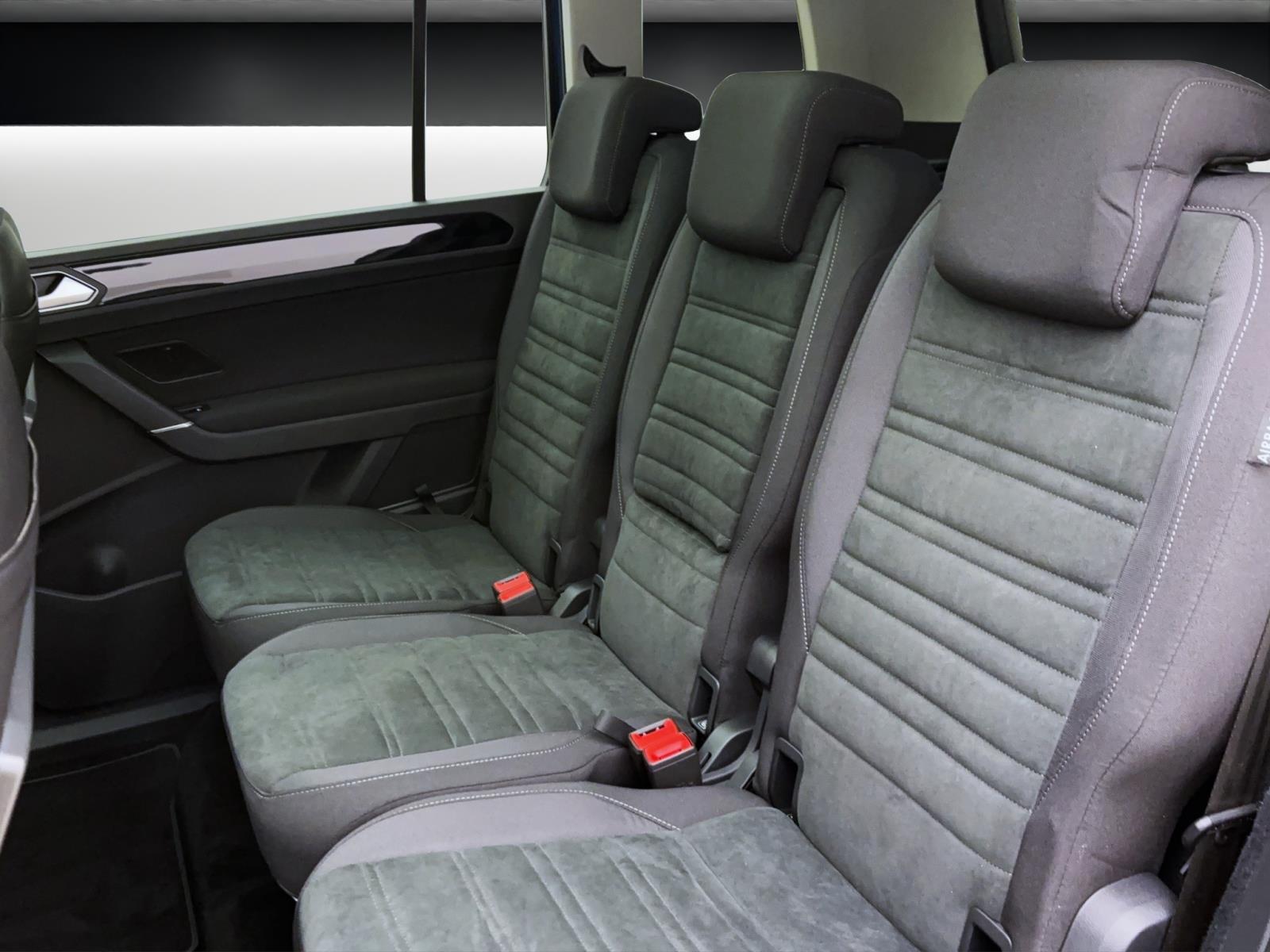 Volkswagen Touran 2.0 TDI DSG HighlineStandhzg Pano ACC PDC Kamera Navi