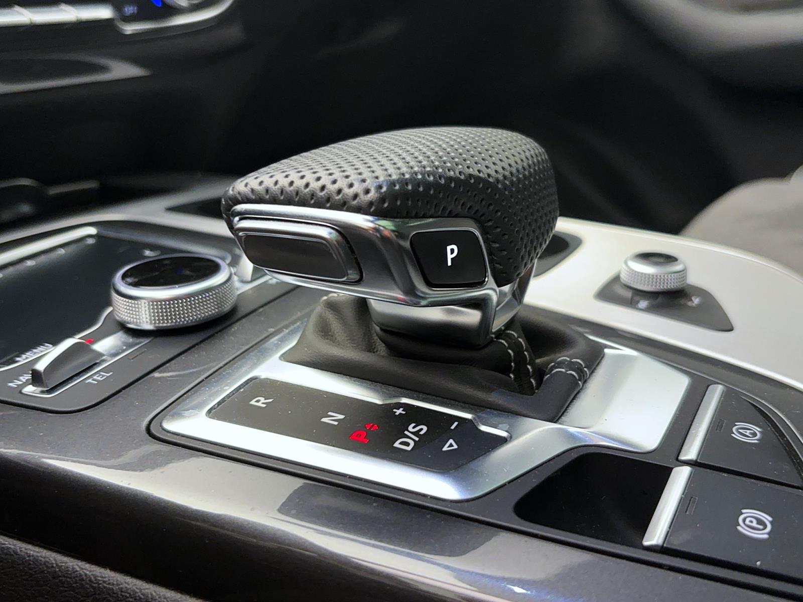 Audi Q7 50 TDI q S line 7-Sitzer Pano AHK PDC Kamera LED B&O