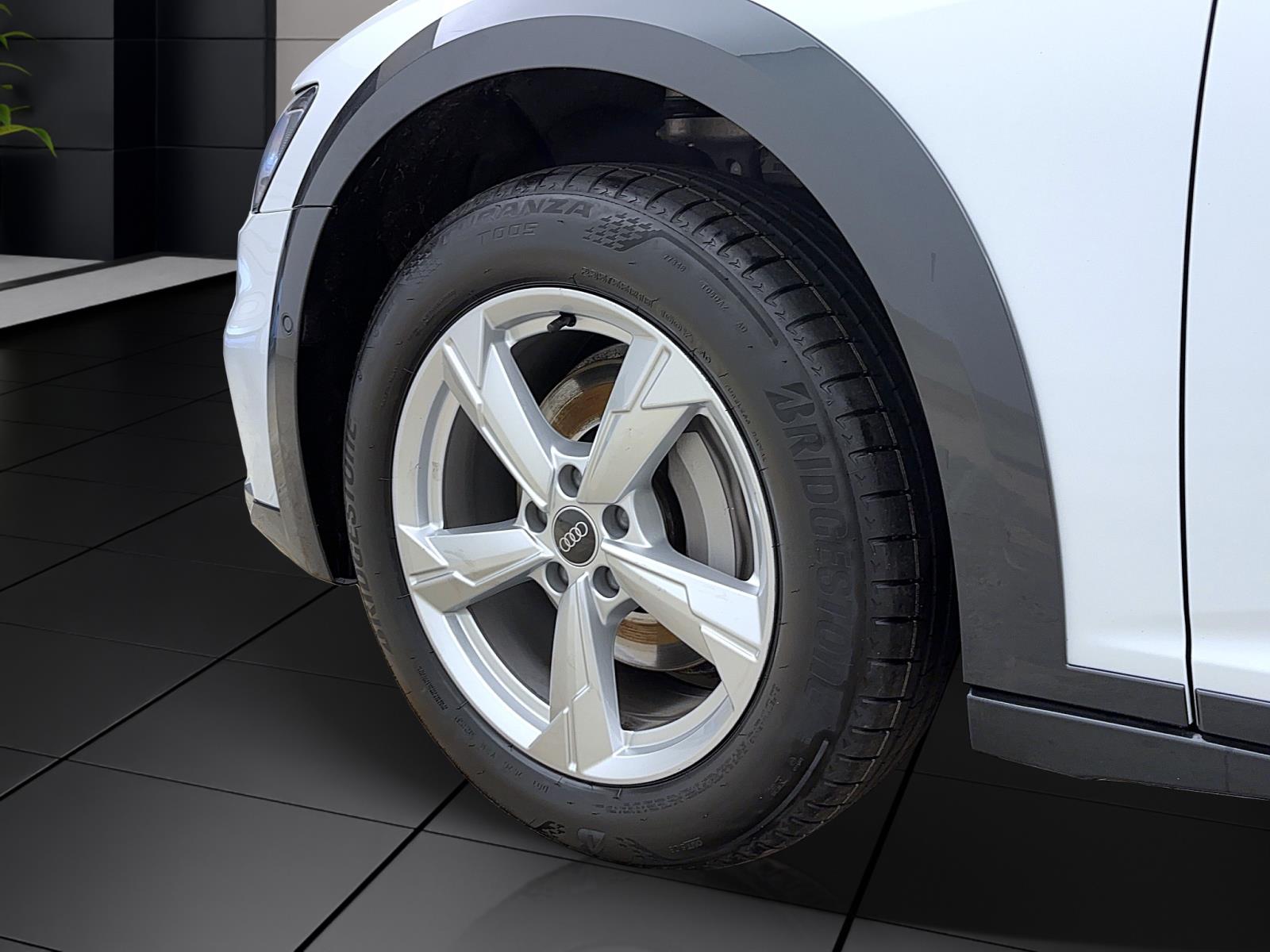 Audi A6 allroad 40 TDi q. LED AHK ACC Standhzg