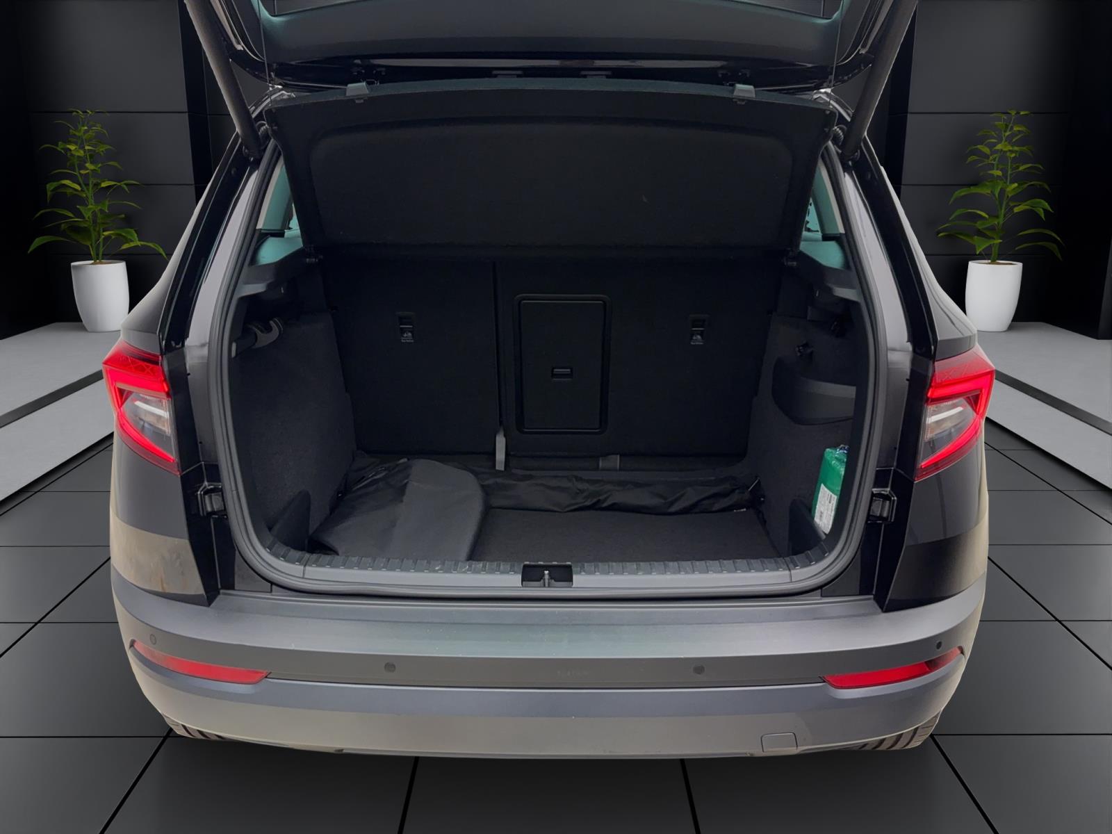Skoda Karoq 2.0 TDI DSG AmbitionNavi AHK LED KeylessEntry Sitzhzg