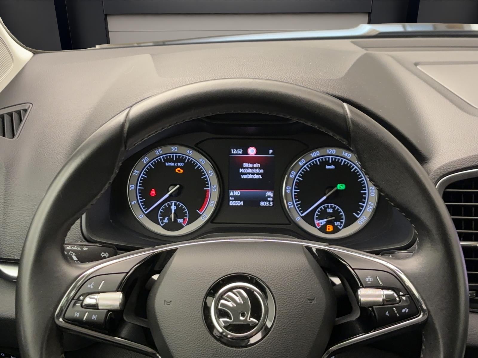 Skoda Karoq 2.0 TDI DSG AmbitionNavi AHK LED KeylessEntry Sitzhzg