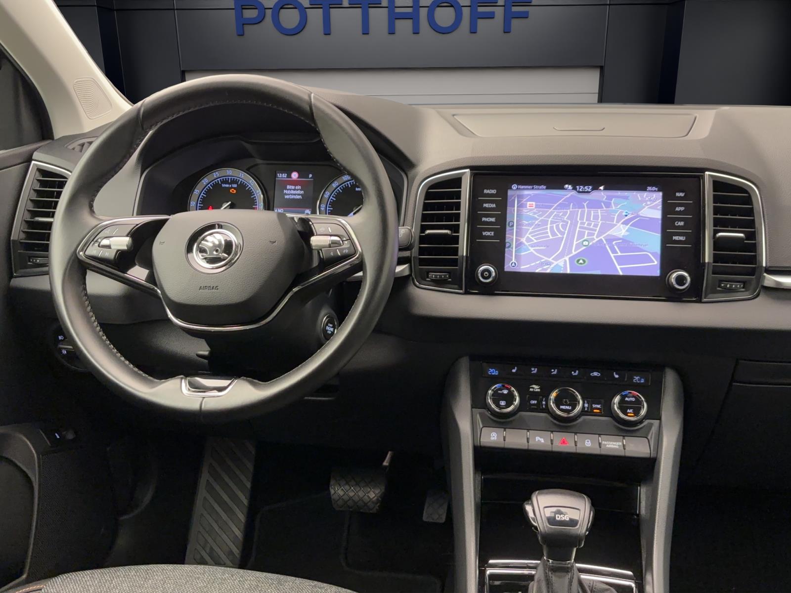 Skoda Karoq 2.0 TDI DSG AmbitionNavi AHK LED KeylessEntry Sitzhzg
